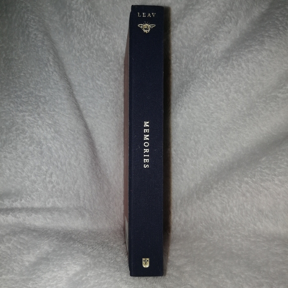 Memories by Lang Leav (Poetry and Prose Collection) - Picture 2 of 6